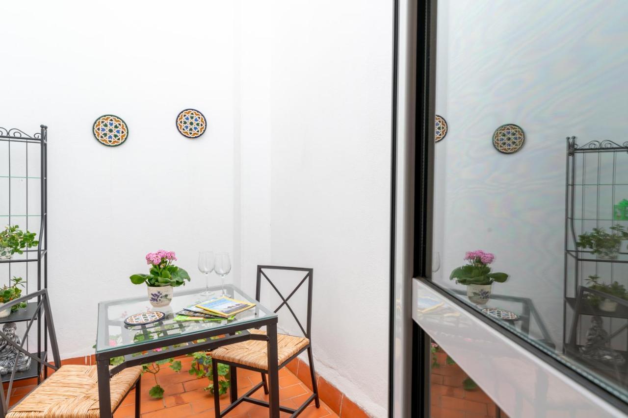 Anna - Triana Apartment Sevilla Bagian luar foto